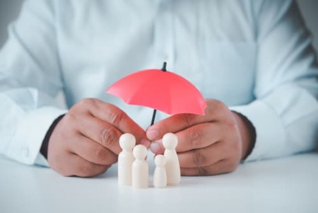 businessman-s-hand-is-holding-an-umbrella-on-the-f-2025-02-12-22-57-05-utc (1).jpg
